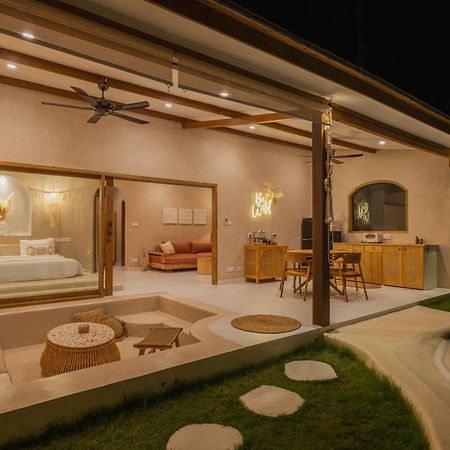 Gili Boho Villas - Aesthetic Private Pool Villas Гили Траванган Экстерьер фото